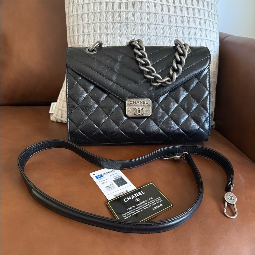 CHANEL Calfskin Quilted Medium Mad About Quilting Flap Black